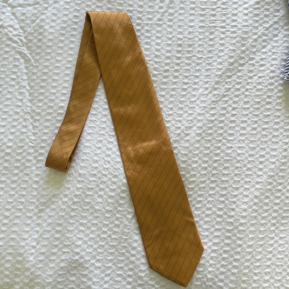 Hugo Boss gold Tie